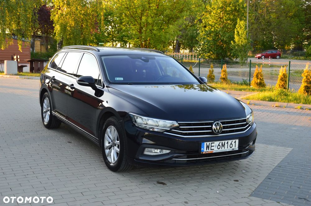 Volkswagen Passat - 1