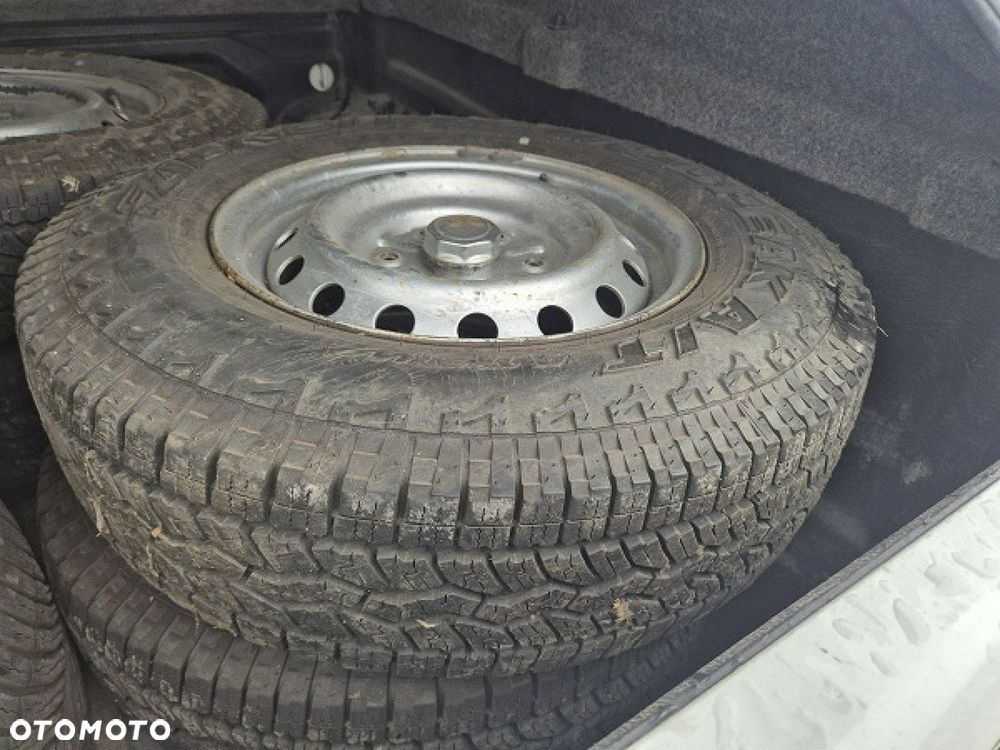 Mitsubishi L200 - 13