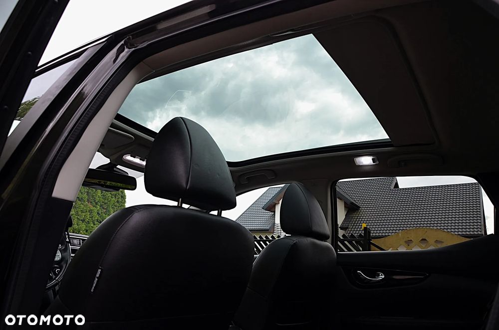 Nissan Qashqai 1.6 DCi Xtronic TEKNA - 24