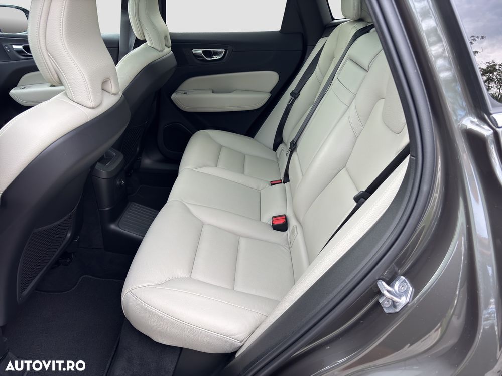 Volvo XC 60 T8 Twin Engine AWD Inscription - 9