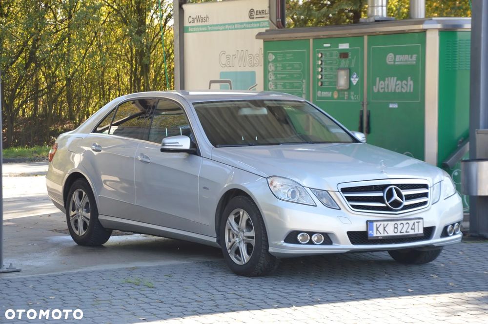 Mercedes-Benz Klasa E 200 CGI BlueEff Elegance - 2