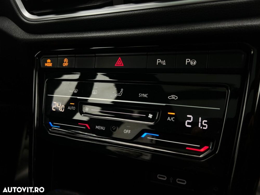 Volkswagen T-Roc - 12