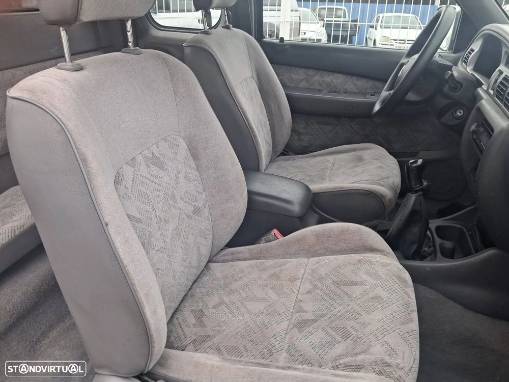Mazda B2500 FREESTYLE - 6