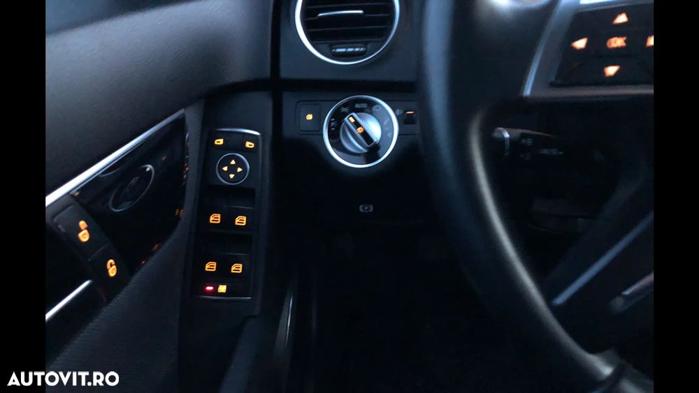 Mercedes-Benz C - 32