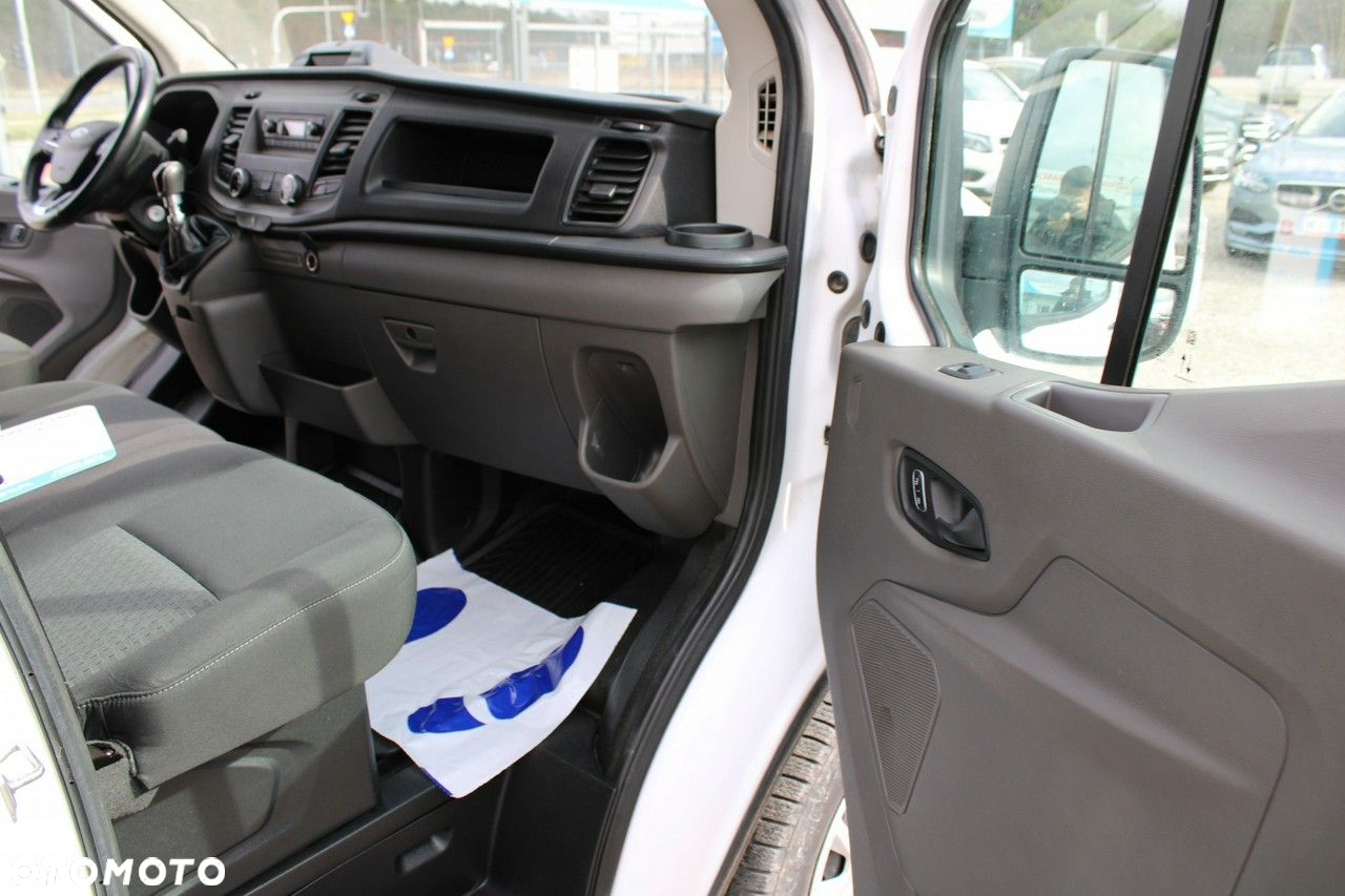 Ford Transit - 25