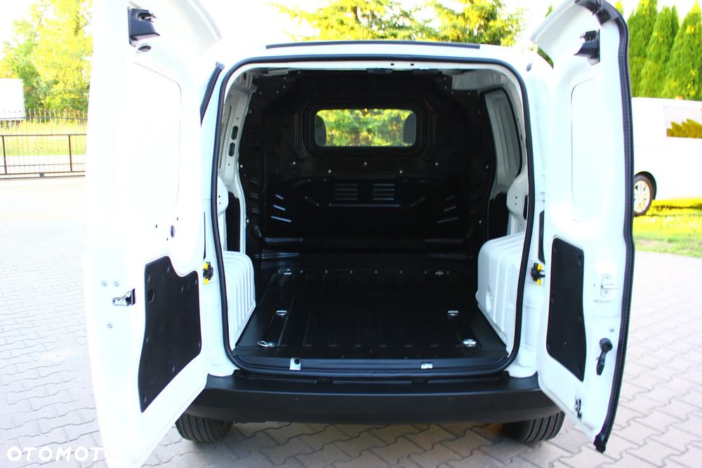 Fiat FIORINO 1.3MJ 80KM 2 OSOBOWY BLASZAK AUTO PERFEKT JAK NOWE 73 TYS KM FV23% - 35