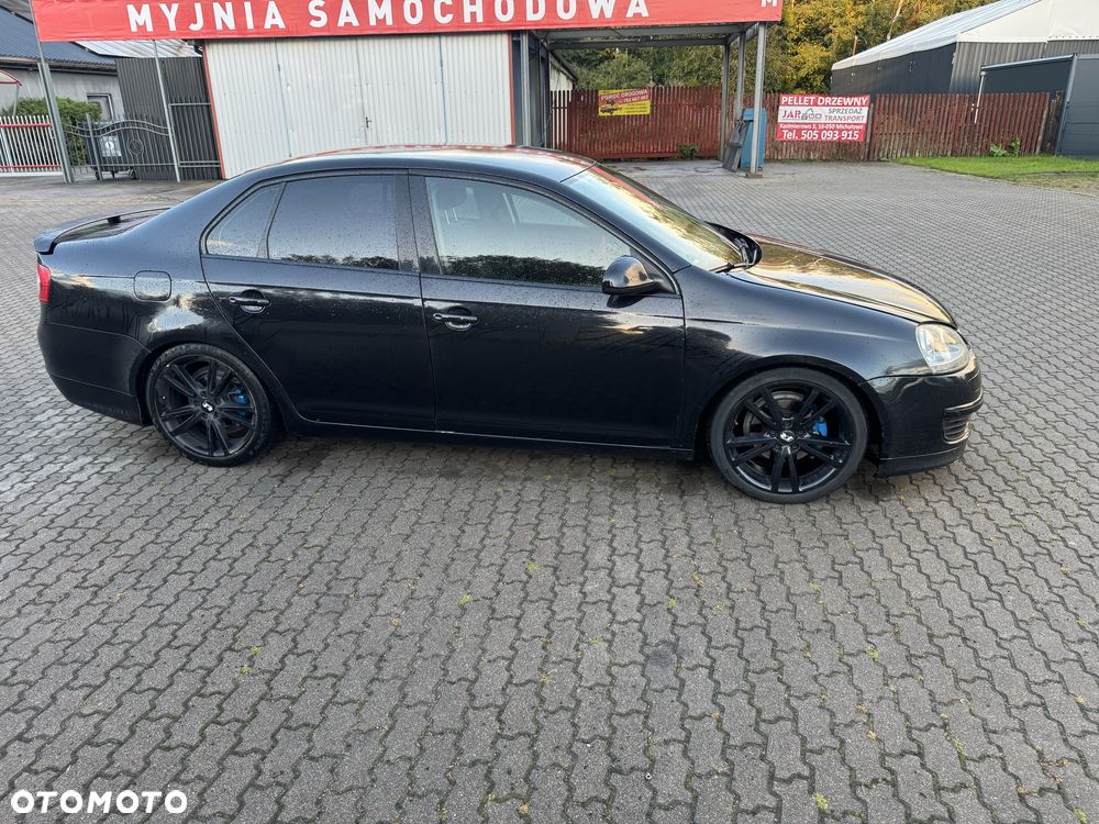 Volkswagen Jetta - 4