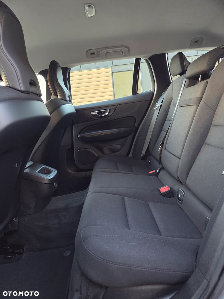 Volvo V60 D3 Momentum Pro - 20