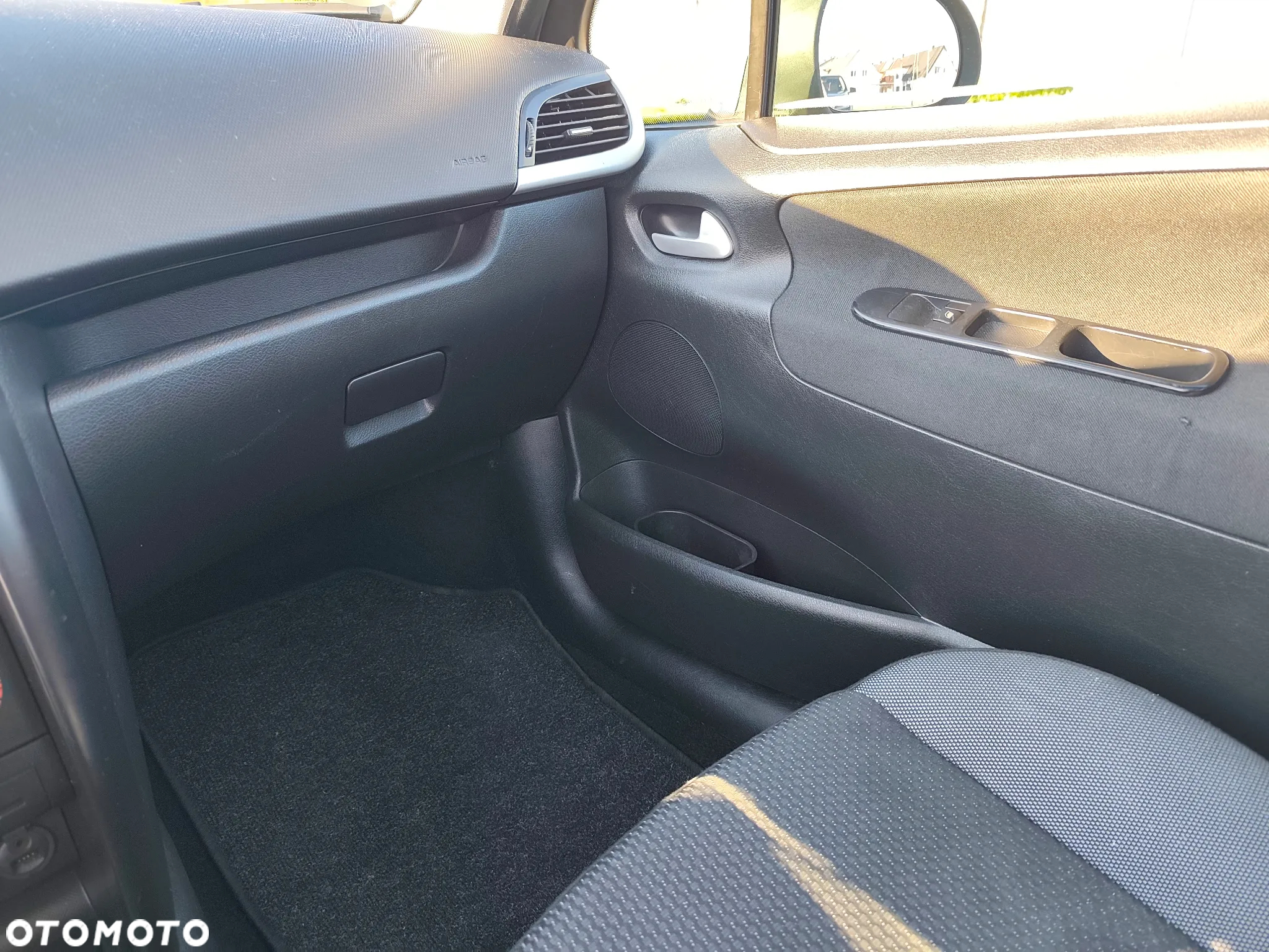 Peugeot 207 90 HDi FAP (Blue Lion) Tendance - 7