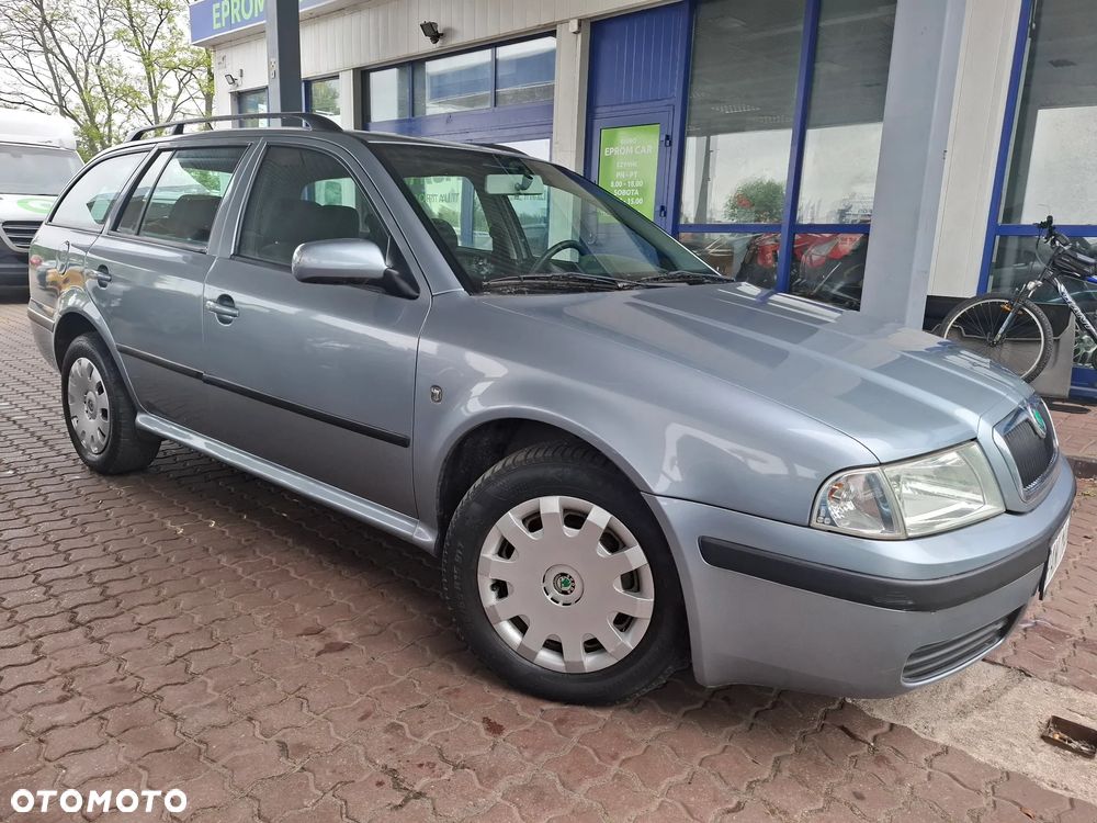 Skoda Octavia 1.6 Combi Ambiente - 6