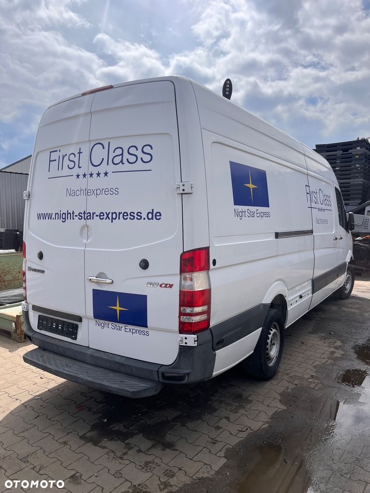 Mercedes-Benz 2szt. Sprinter 319 - 4