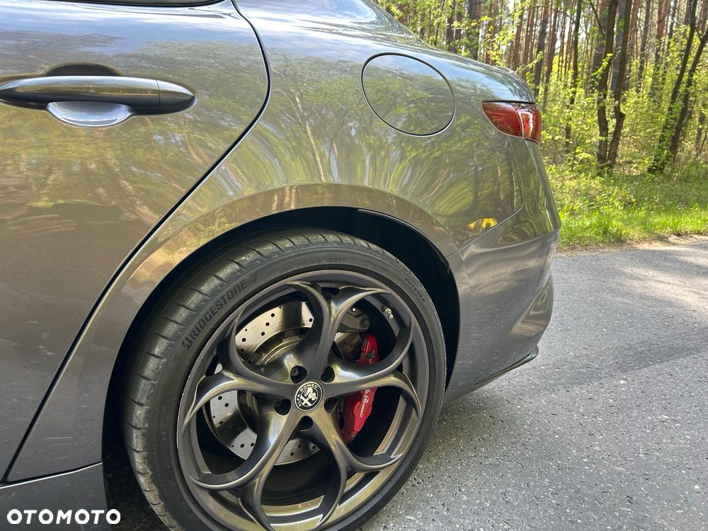 Alfa Romeo Giulia 2.9 V6 Bi-Turbo AT8 Quadrifoglio - 23