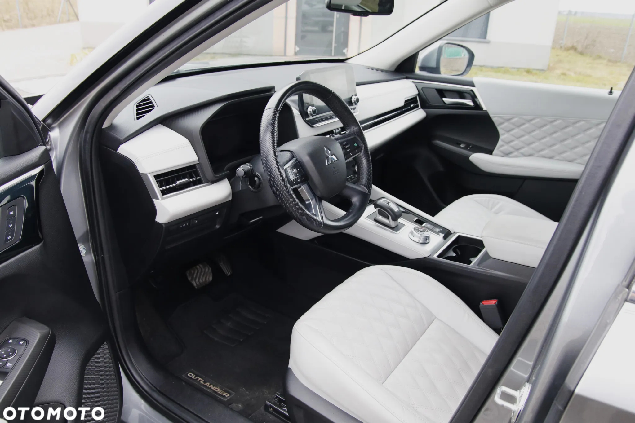 Mitsubishi Outlander - 20