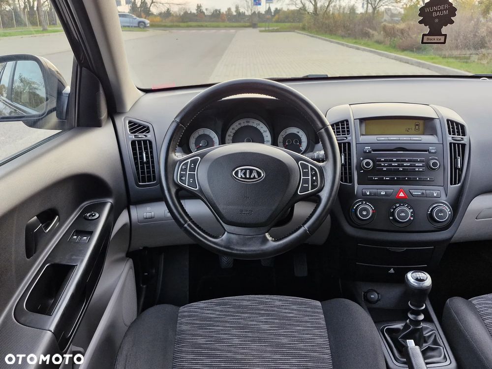 Kia Venga 1.4 CVVT Vision - 17