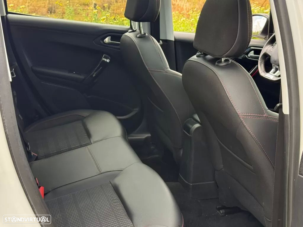 Peugeot 208 1.2 PureTech GT Line - 21