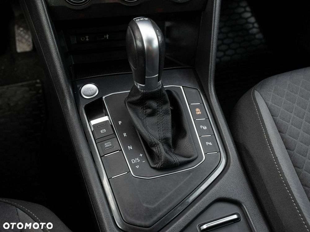 Volkswagen Tiguan - 16