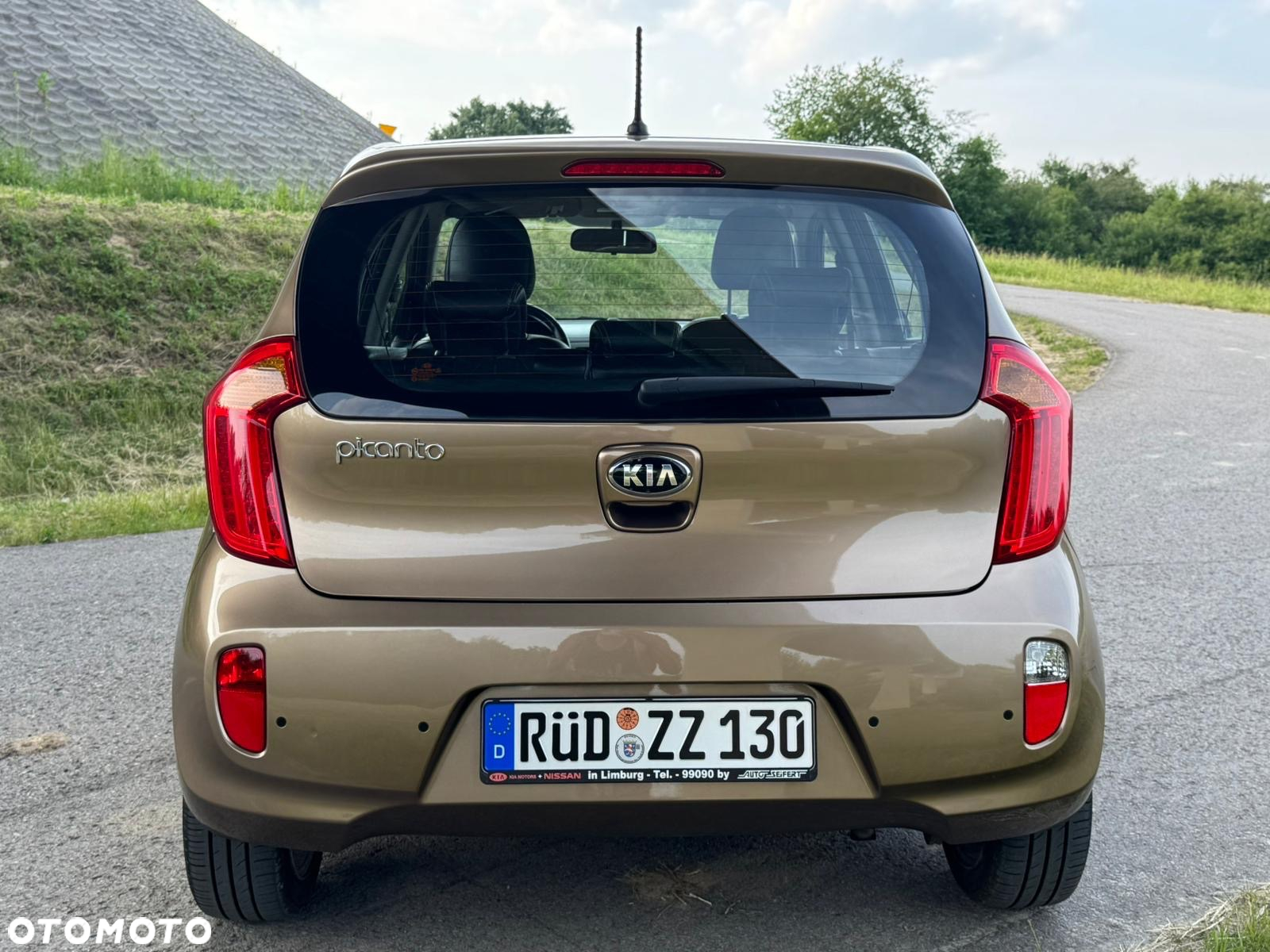 Kia Picanto 1.2 Fifa World Cup Edition - 7