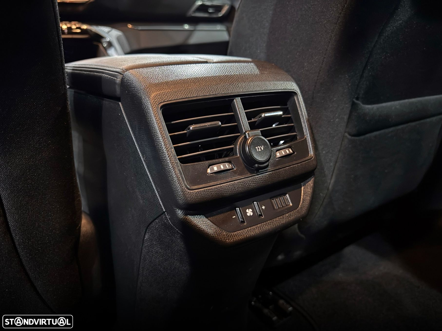 Peugeot 5008 1.2 PureTech Allure Pack EAT8 - 29