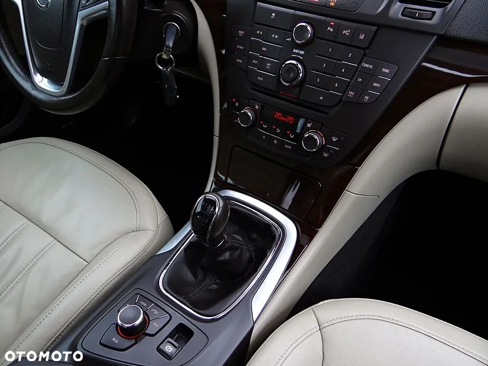 Opel Insignia 2.0 Turbo Cosmo - 29