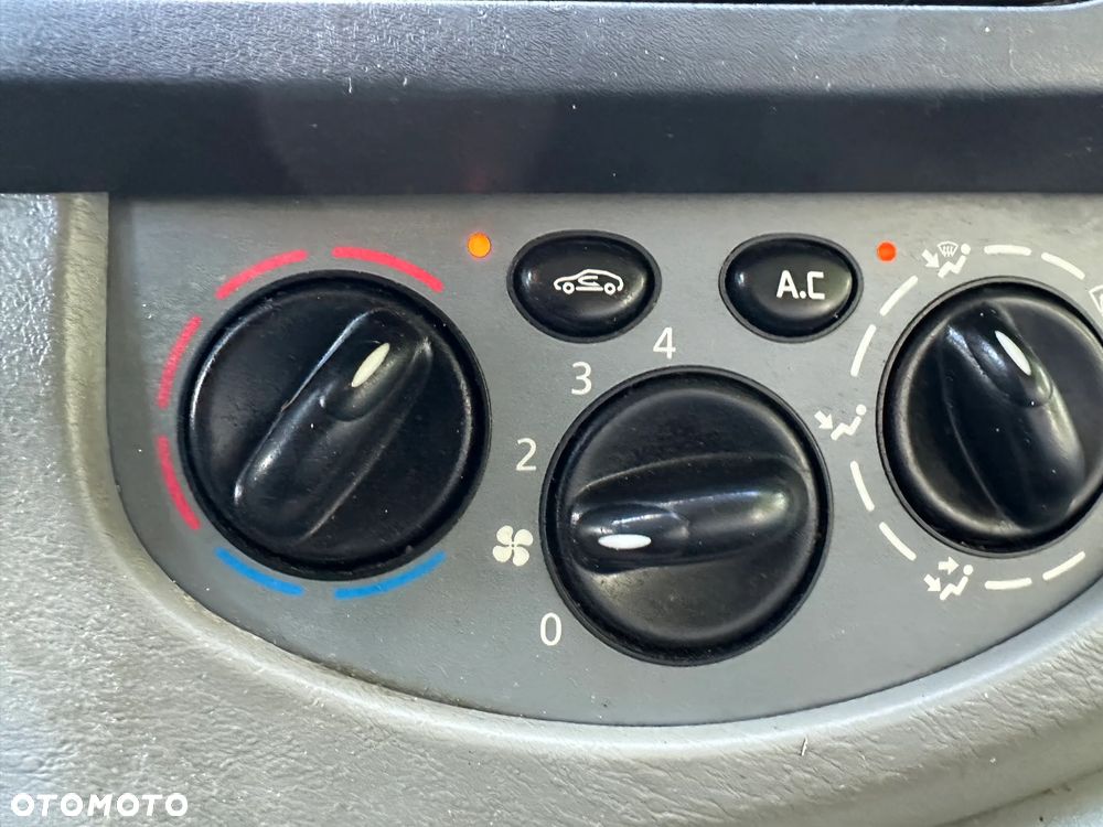 Renault Trafic 2.0 dci 115 PS EXTRA Klima 190.000 km !! OKAZJA !!! - 9