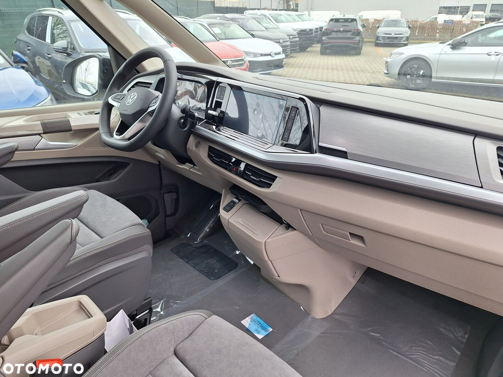 Volkswagen Multivan - 16