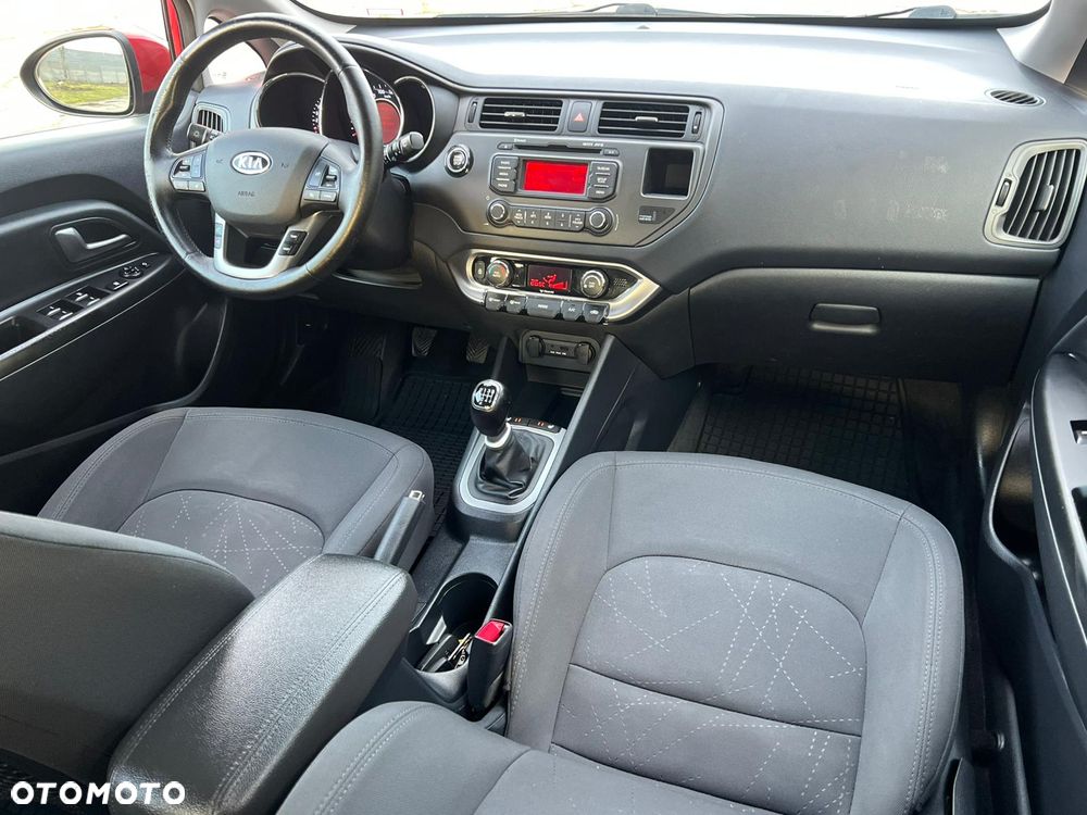 Kia Rio 1.4 Spirit - 4
