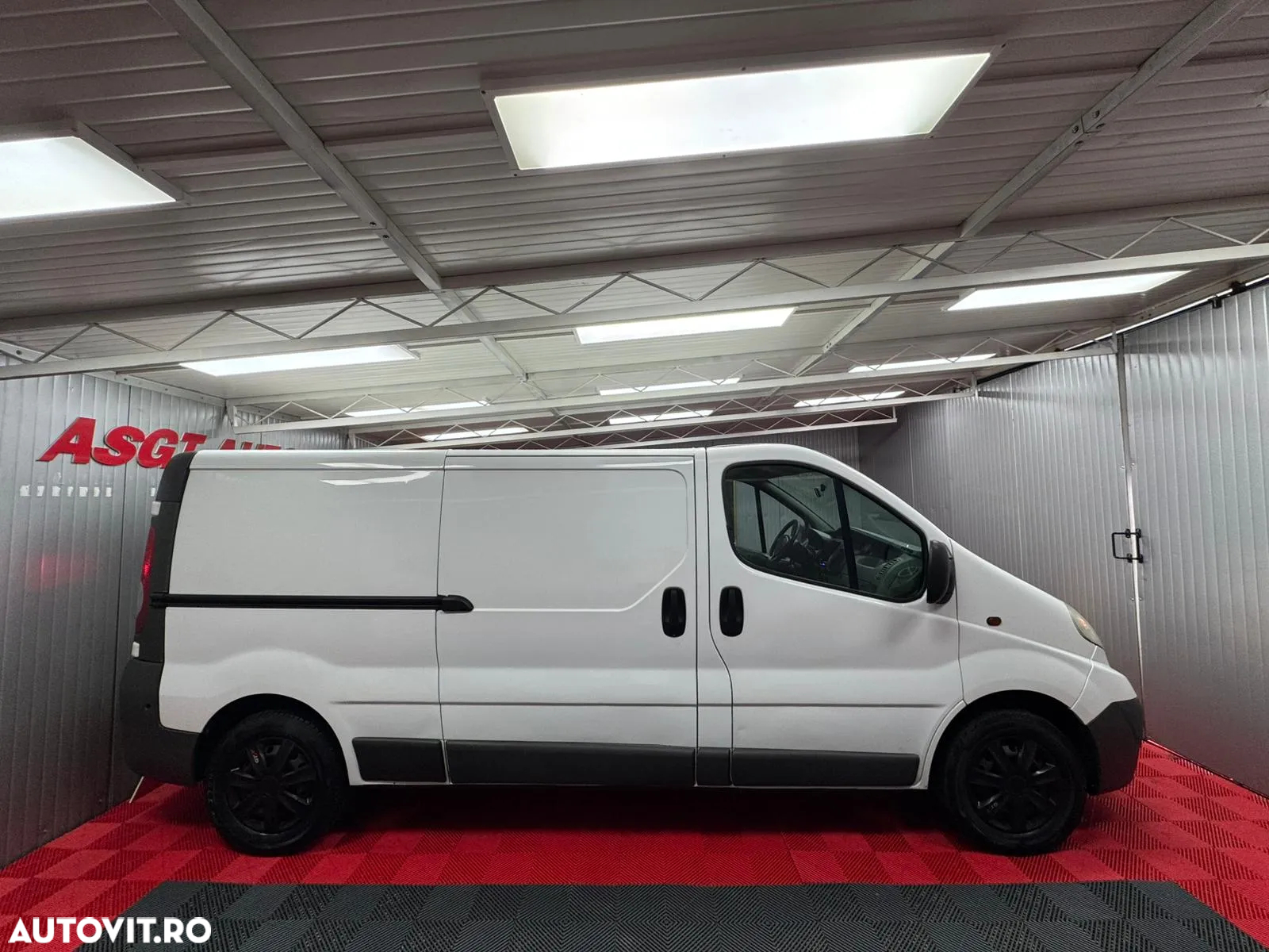 Opel Vivaro - 16