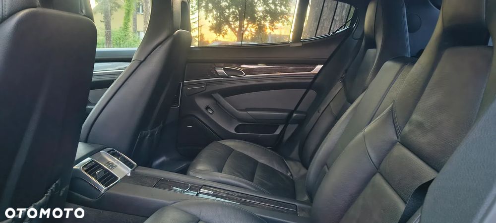 Porsche Panamera Platinum Edition PDK - 13