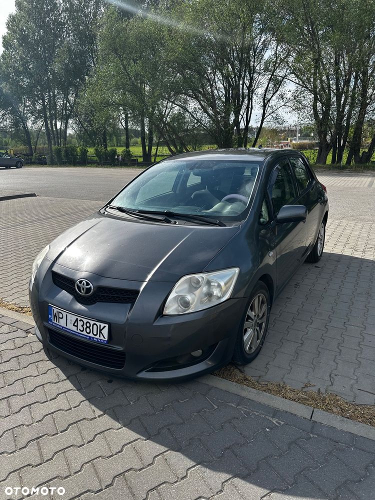 Toyota Auris 2.0 D-4D Sol - 1