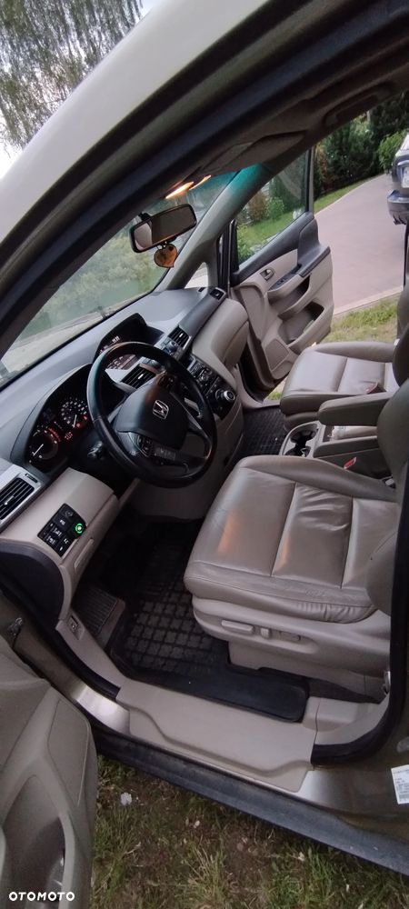 Honda Odyssey 3.5 LX - 11