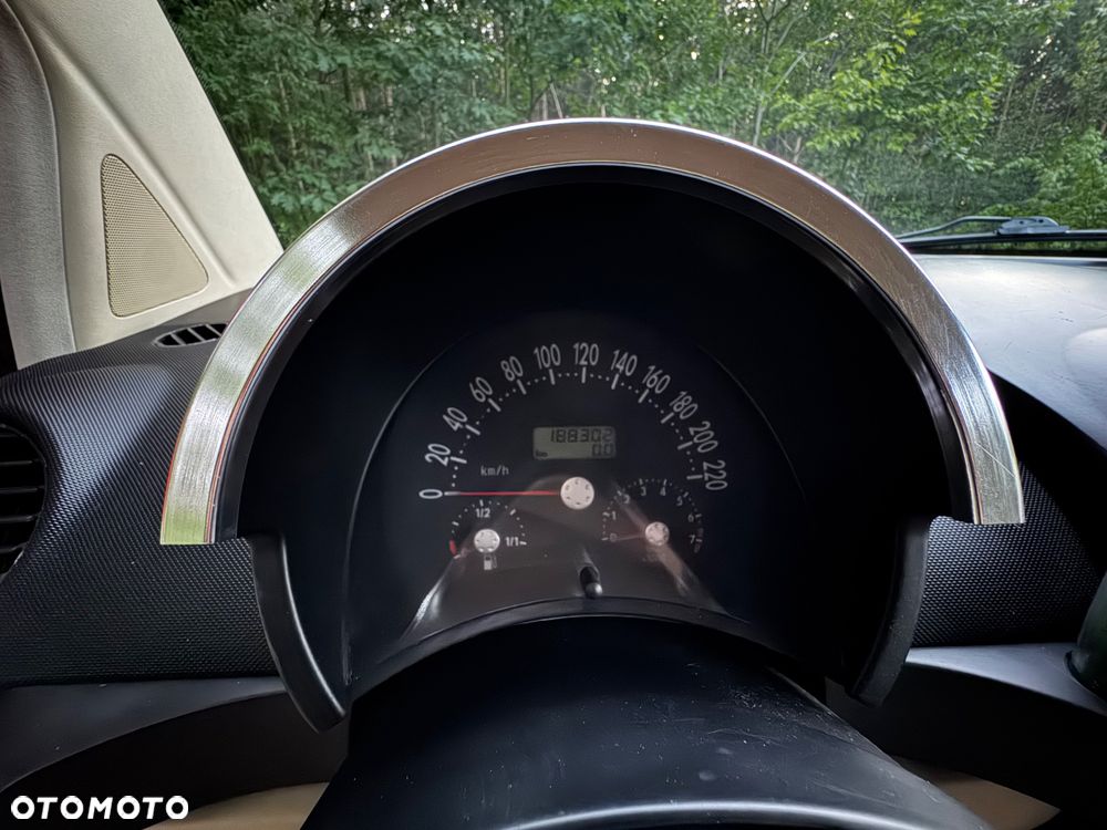 Volkswagen New Beetle 2.0 - 14