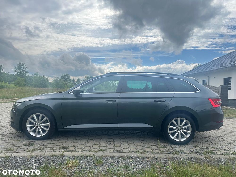 Skoda Superb 2.0 TDI DSG Ambition - 9