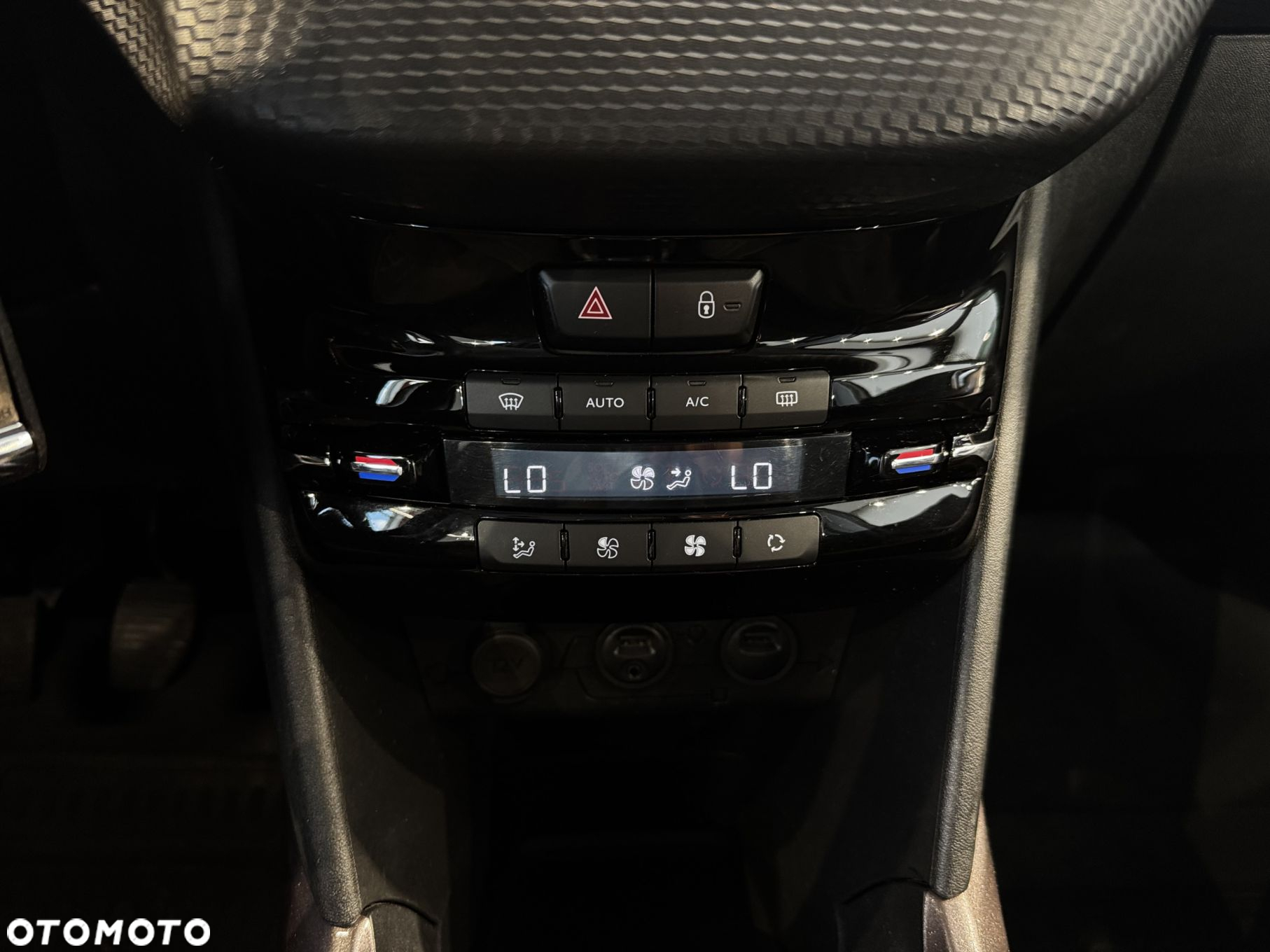 Peugeot 2008 - 22