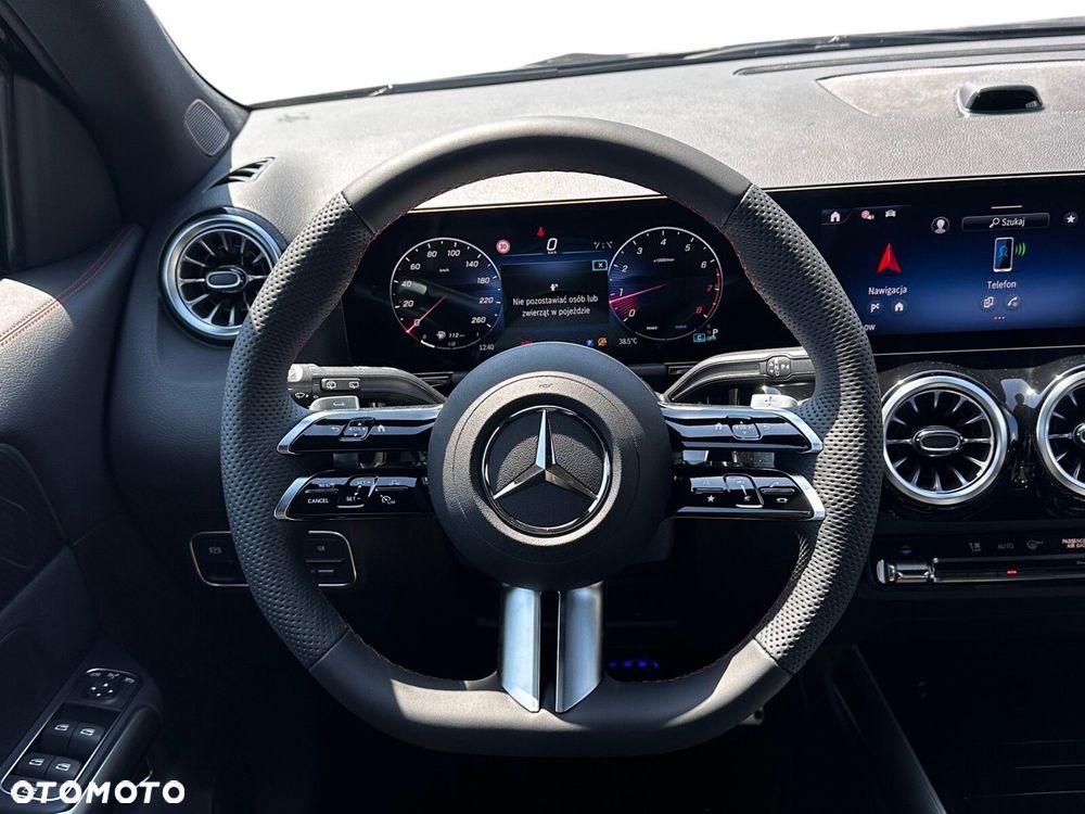 Mercedes-Benz GLA 180 AMG Line - 8