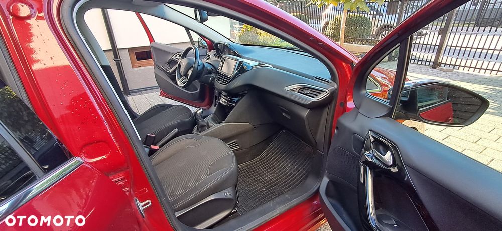 Peugeot 208 1.6 BlueHDi Allure S&S - 26