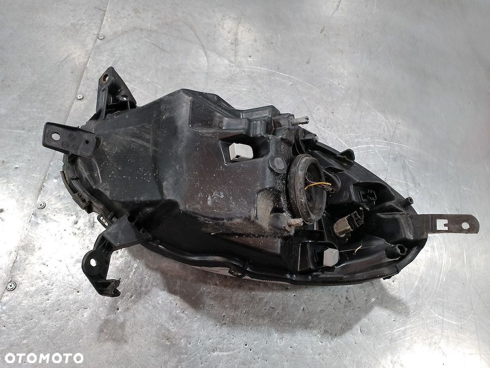 LAMPA PRZÓD PRAWA NISSAN MICRA K12 ( 02-10 ) - 3