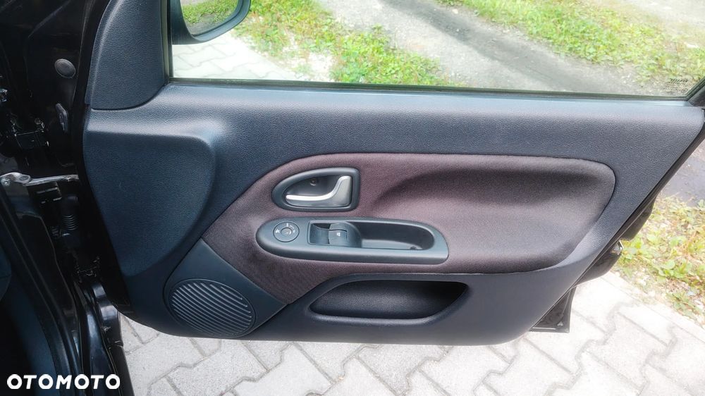 Renault Clio - 9