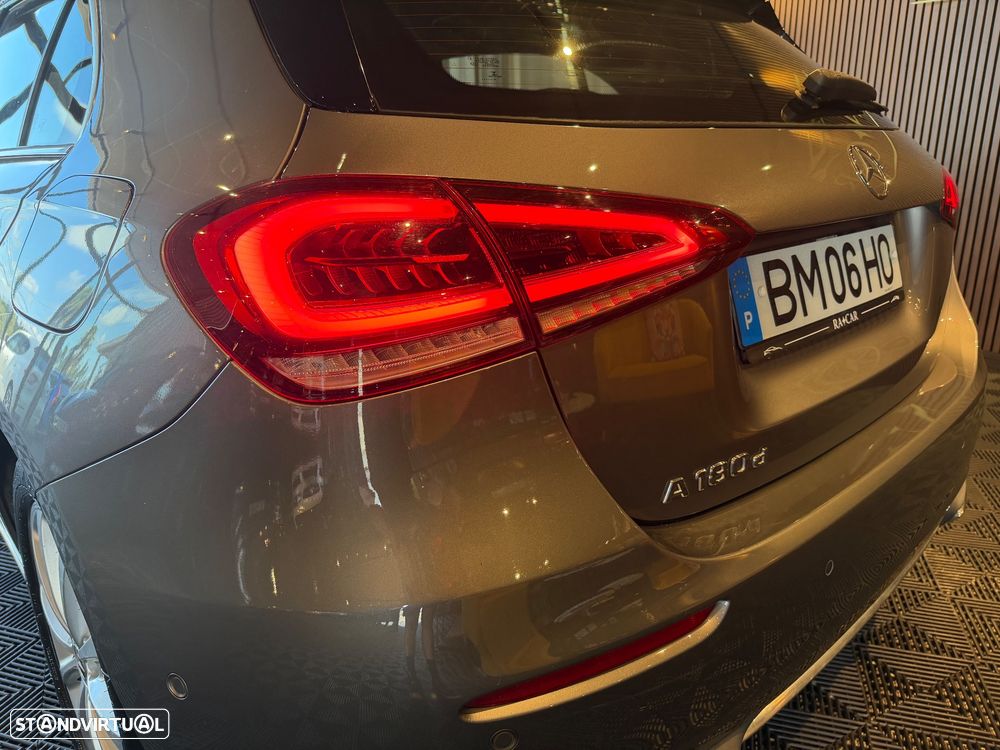 Mercedes-Benz A 180 d 7G-DCT Progressive - 11