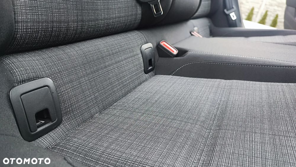 Volkswagen Passat 2.0 TSI Business DSG - 35