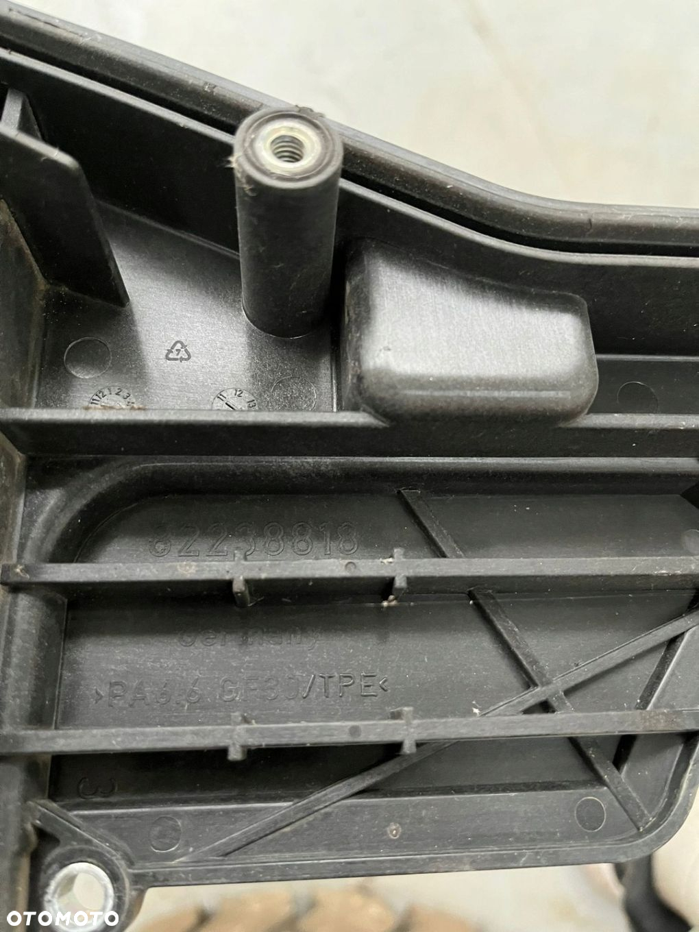 RAMKA PUSZKA ELEKTRYCZNA RENAULT GAMA T RANGE 82238818 - 3