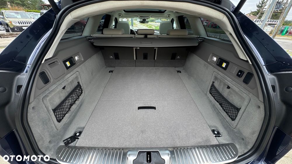 Jaguar XF 25d AWD R-Sport - 28