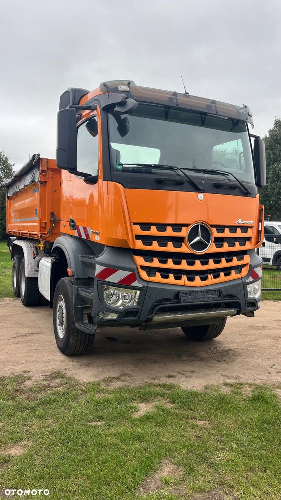 Mercedes-Benz Arocs 3345 6x6 Wywrotka Meiller Kipper + Przyczepa Meiller Kipper (nie 6x4, 8x8, 8x4, 6x2) z Niemiec. Silnik 13l, Hydraulika, nie hydroburta 6x6 Arocs Actros 3345 wywrotka Meiller Duży Silnik Reduktor Napędy na Wał - 15