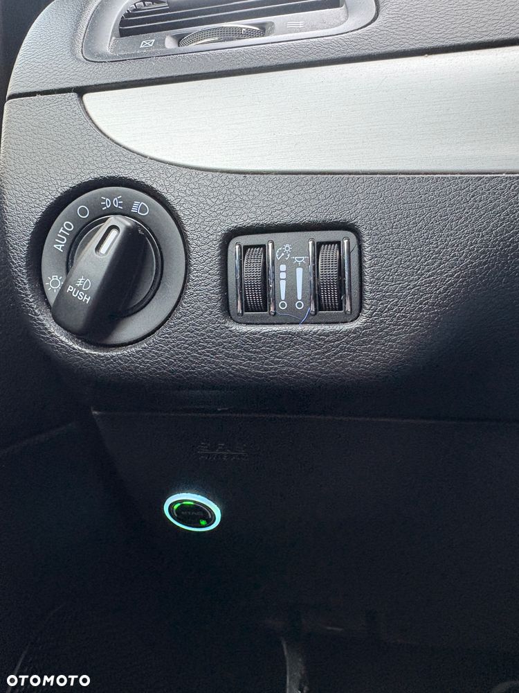 Dodge Grand Caravan - 11