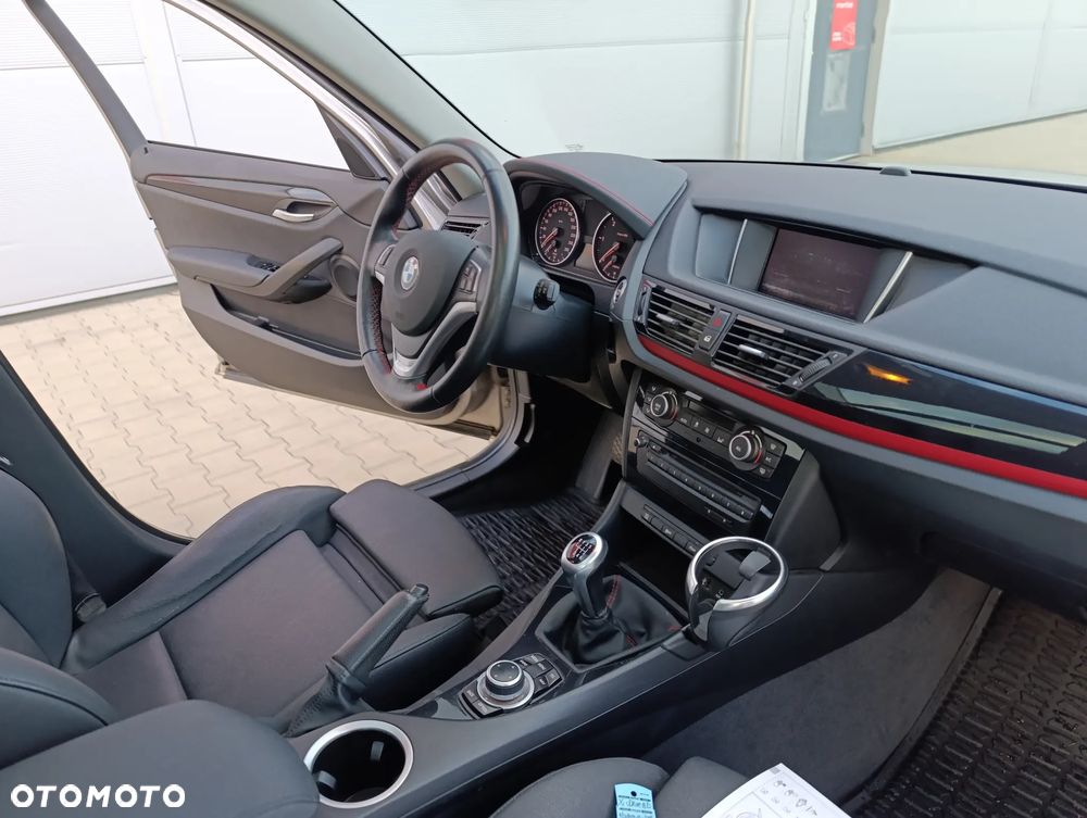 BMW X1 sDrive18d Sport Line - 31