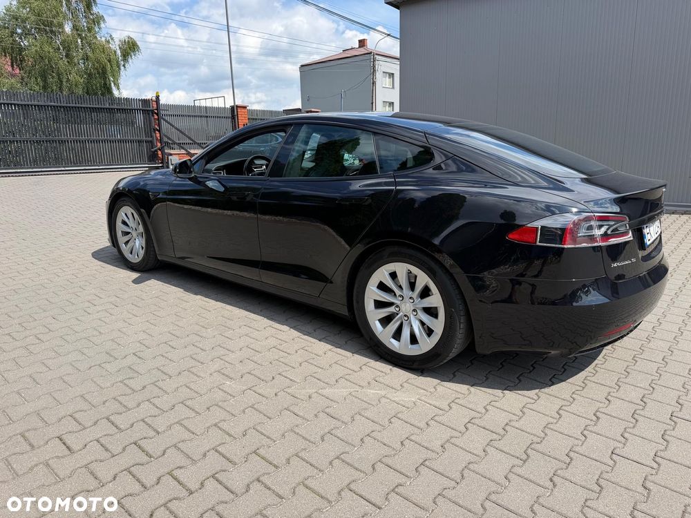 Tesla Model S - 27