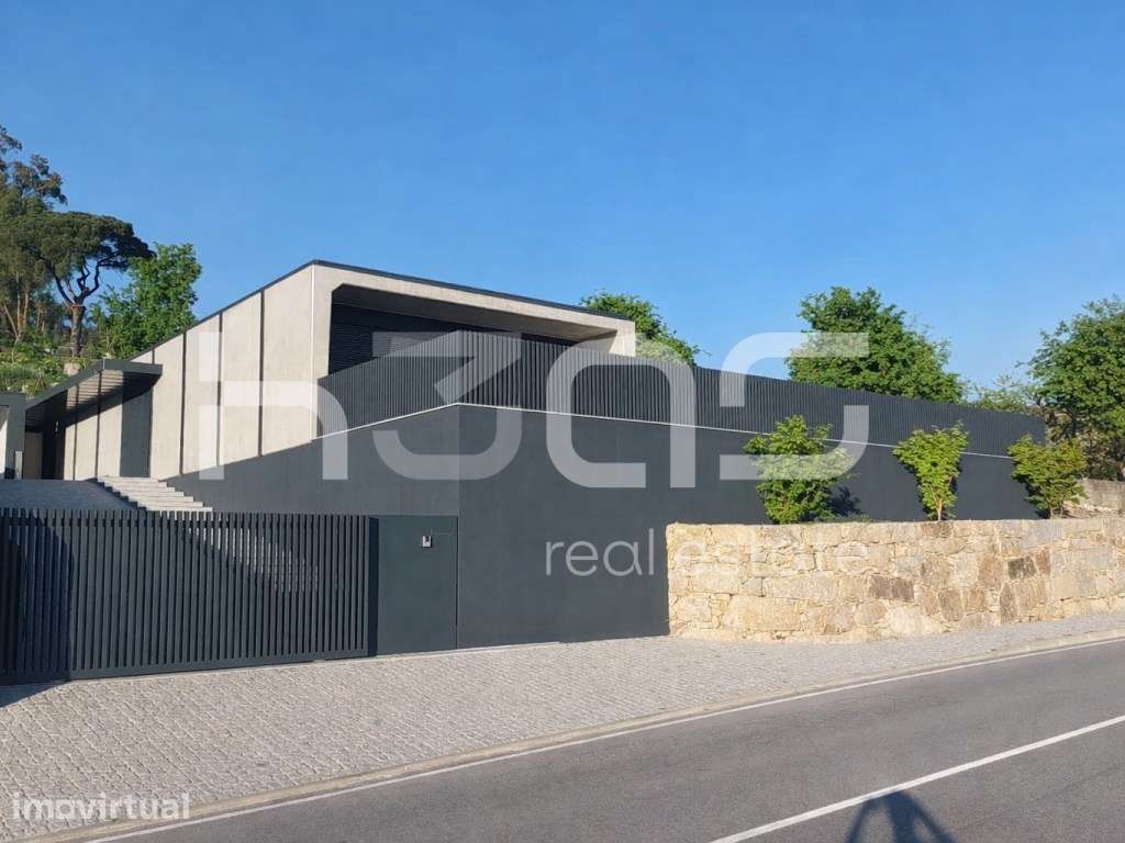 Moradia Térrea de Arquitetura Contemporânea com Piscina - Grande imagem: 4/33