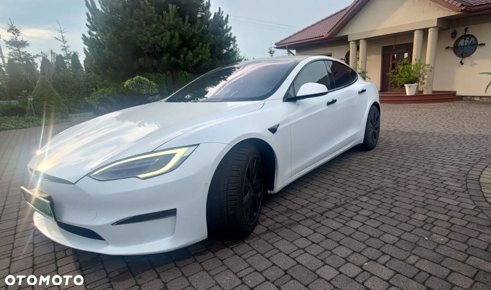 Tesla Model S - 1
