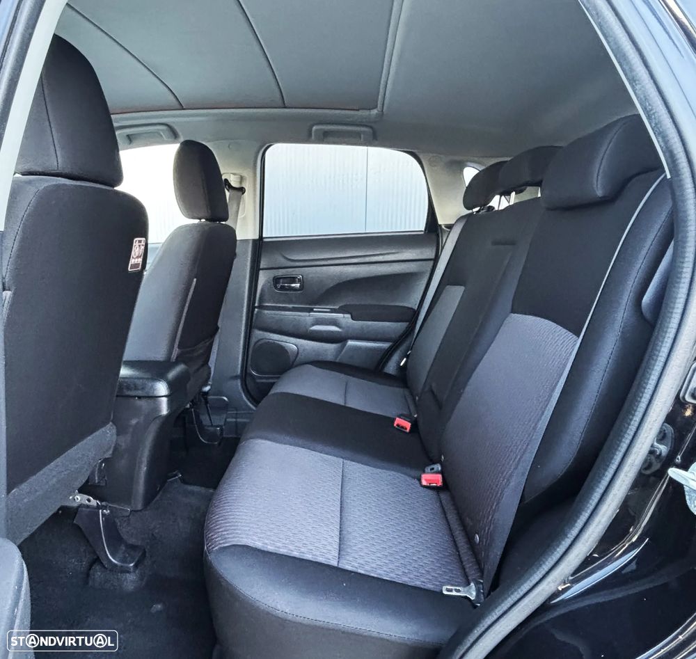 Mitsubishi ASX 1.6 MIVEC Intense Connect Edition - 12