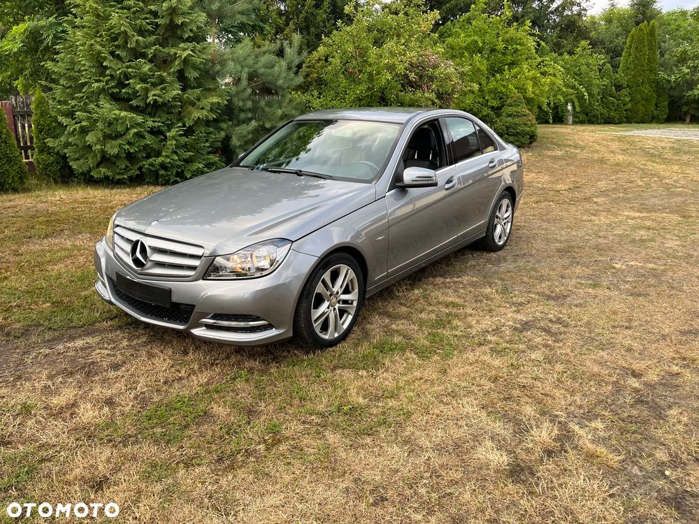 Mercedes-Benz Klasa C 180 CGI BlueEFFICIENCY Avantgarde - 1