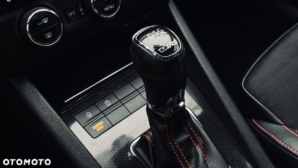 Skoda Octavia 2.0 TDI DSG RS - 18